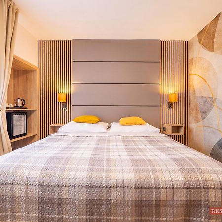 Hotel Benica Бенешов Экстерьер фото