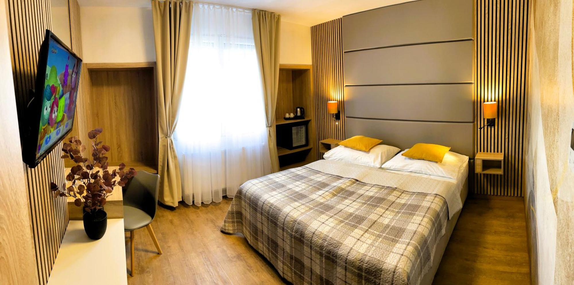 Hotel Benica Бенешов Экстерьер фото