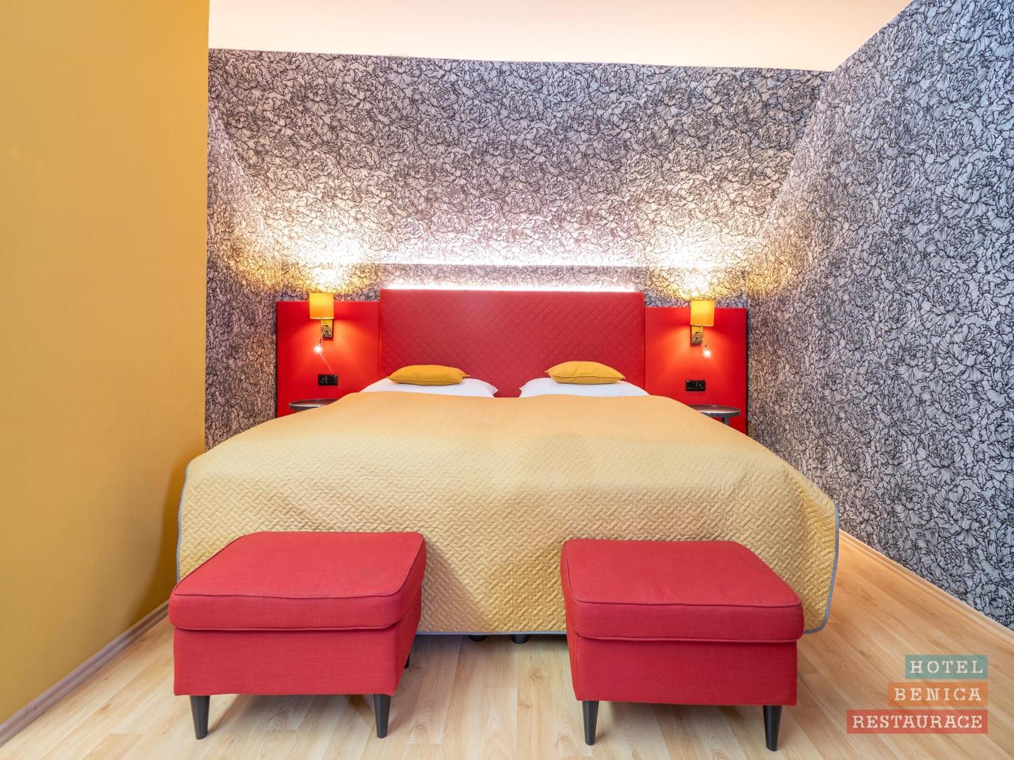 Hotel Benica Бенешов Экстерьер фото