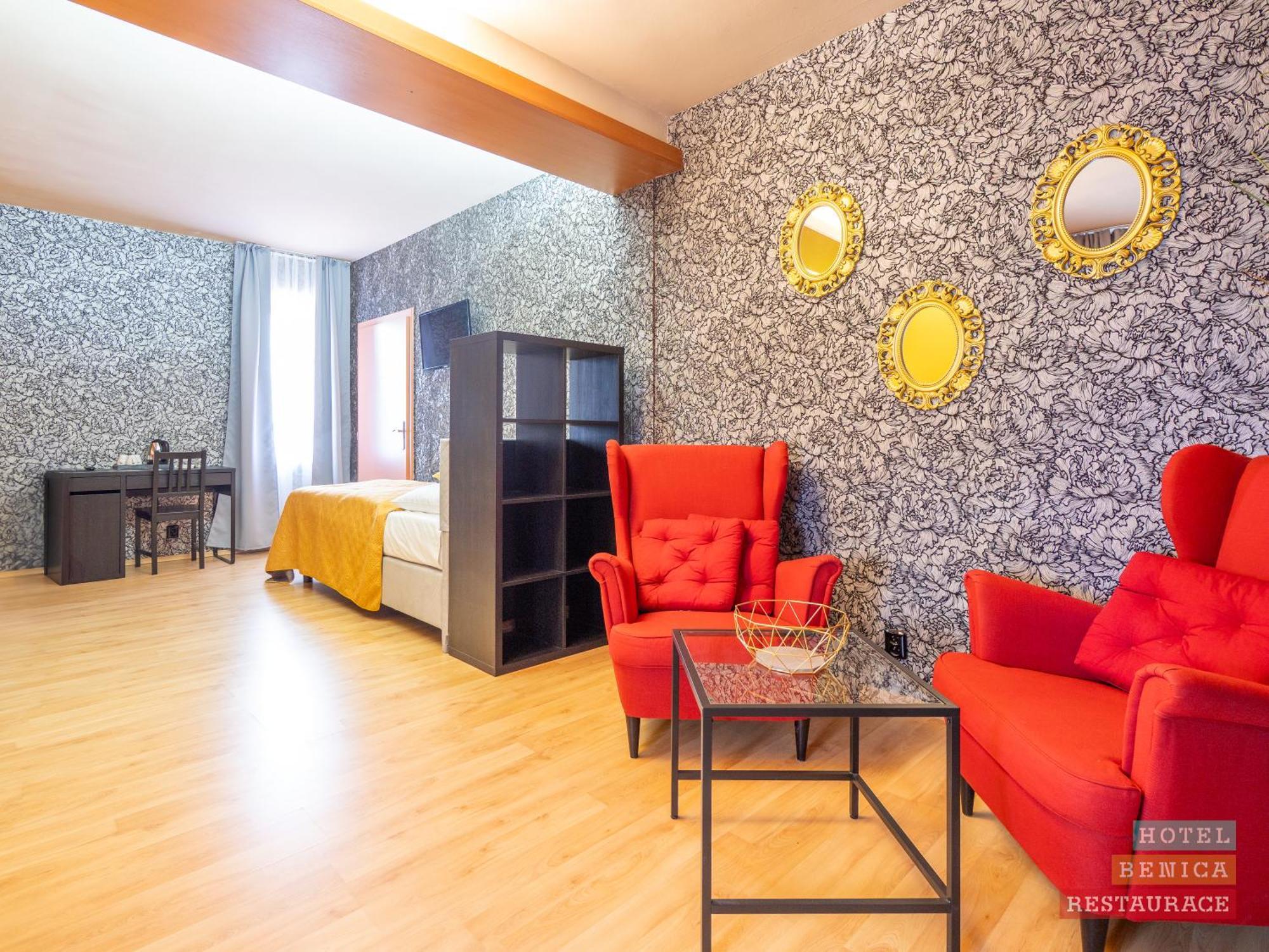 Hotel Benica Бенешов Экстерьер фото