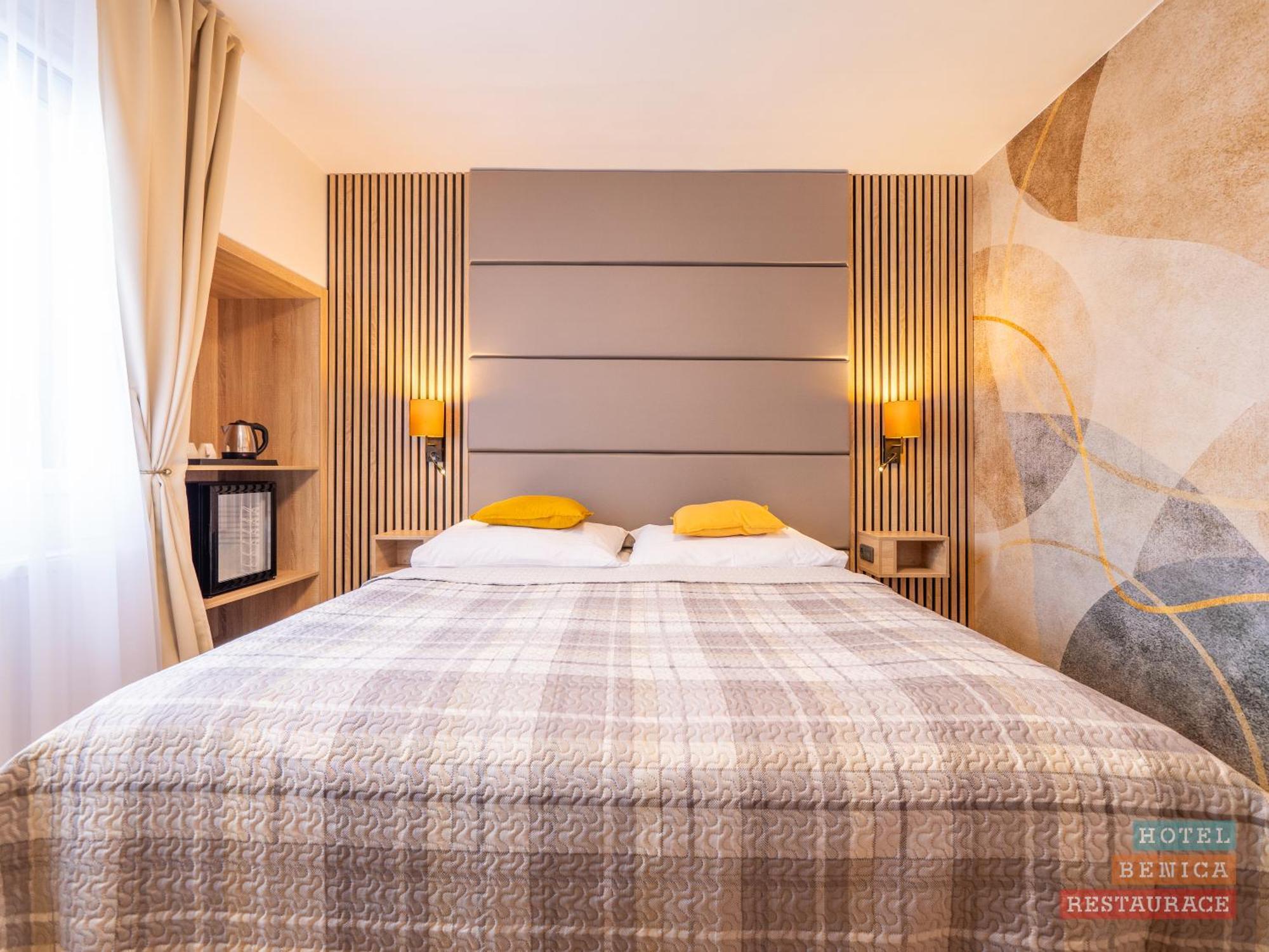 Hotel Benica Бенешов Экстерьер фото