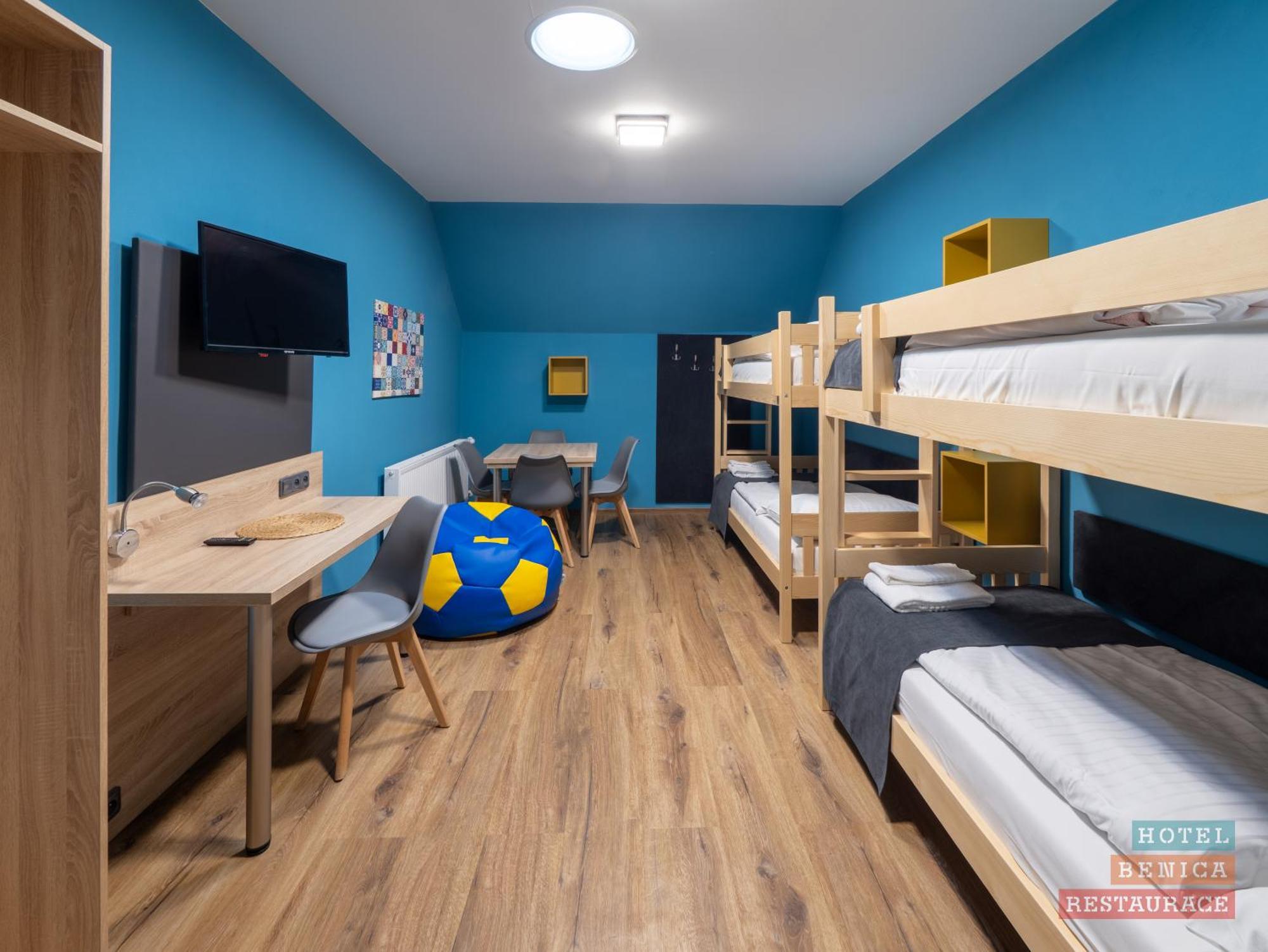 Hotel Benica Бенешов Экстерьер фото