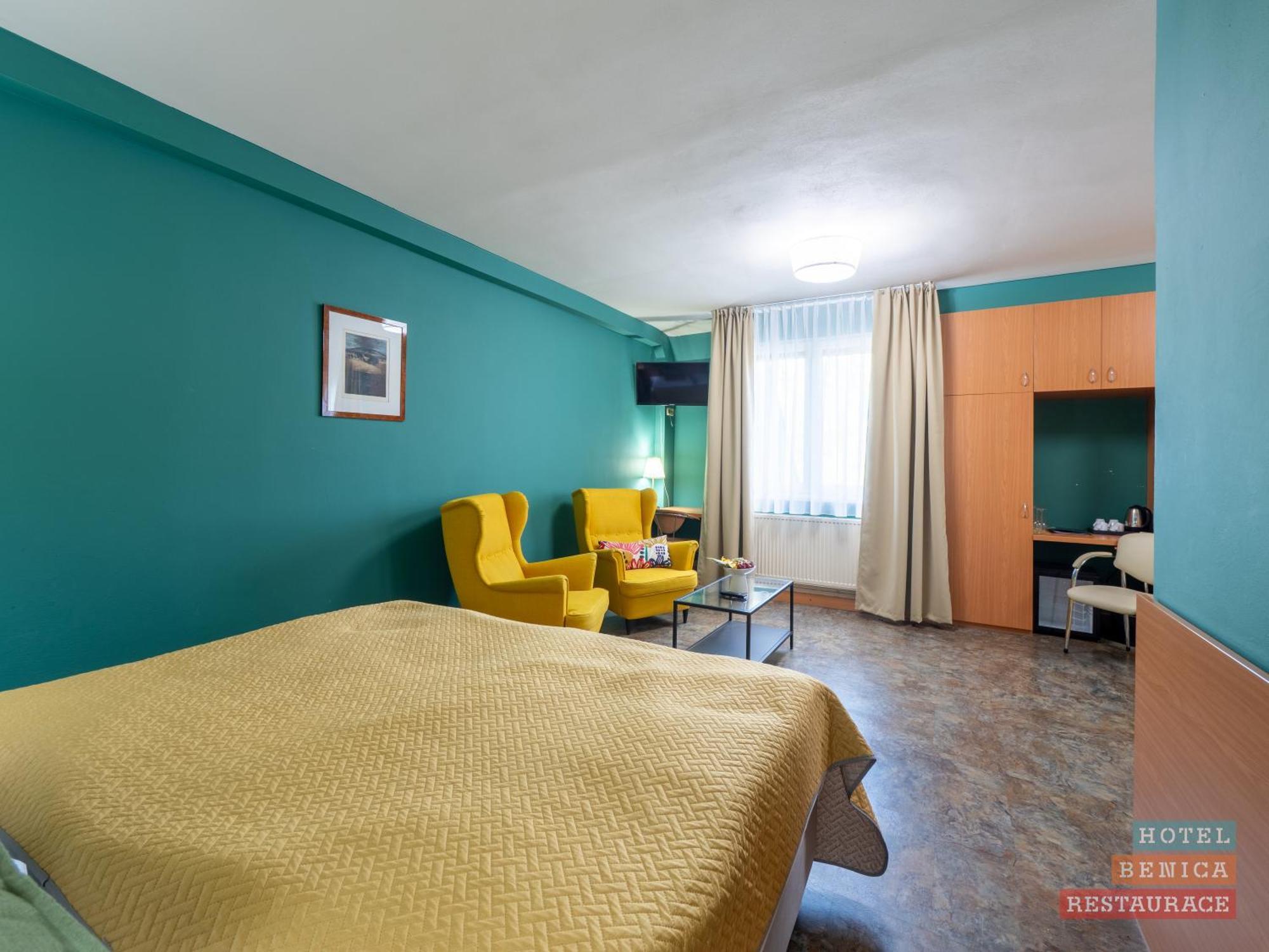 Hotel Benica Бенешов Экстерьер фото